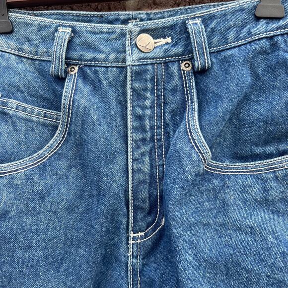 Lizwear Women's Relaxed Straight Leg Jeans Size 2P - Picture 3 of 5